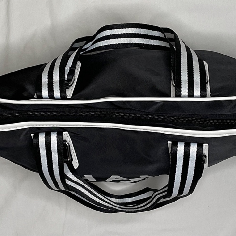 New CC Large Travel Bag Beach Tote with Double Handles VIP/GWP - Picture 4 of 10